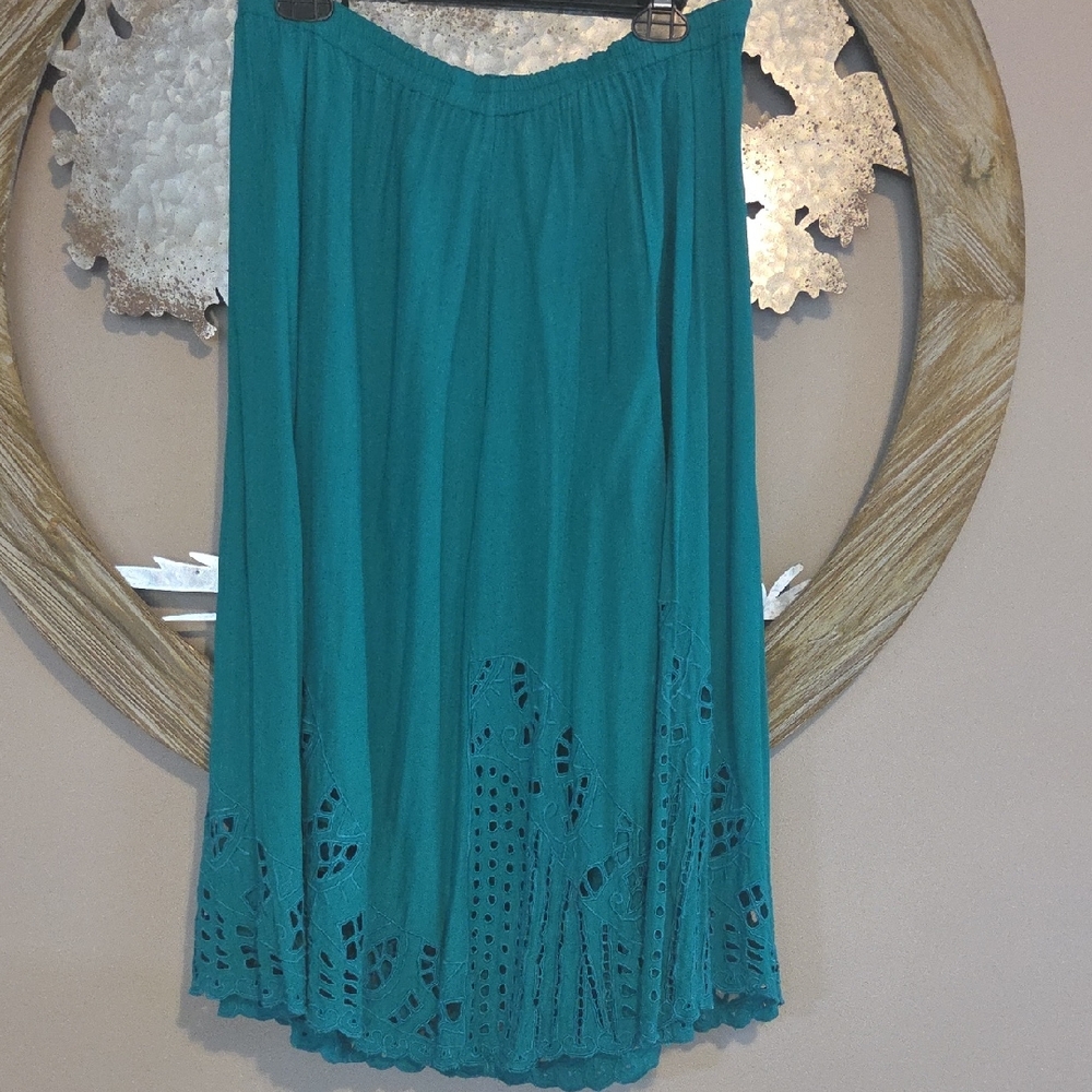 VTG Skirt with Cut Out Details